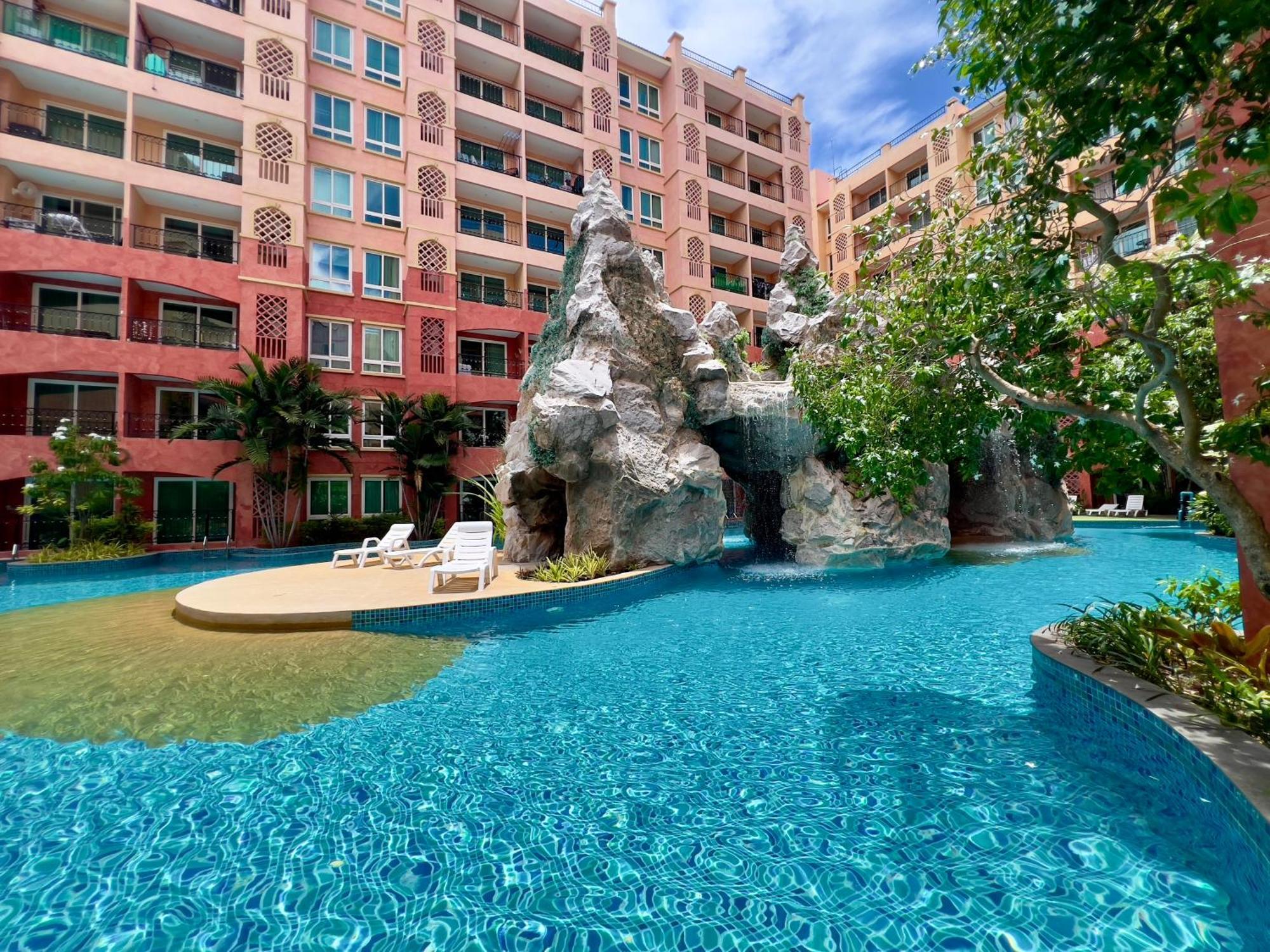 Seven Seas Pattaya * Pantai Jomtien